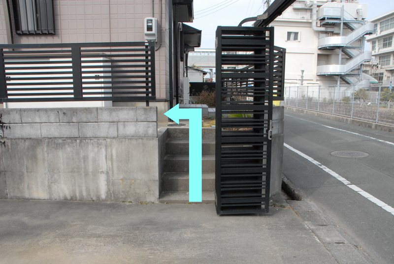 お車の方の通路